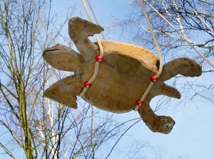 Die fliegende Schildkröte gehört zum Klettergarten im Bereich „Bewegung“