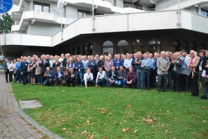 Mehr als 160 Teilnehmer versammelten sich vor dem Hotel in Darmstadt zum Gruppenbild – diese Zahl ist aus Sicht des BDC neuer Teilnehmerrekord.